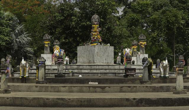 Wat Phra That Doi Chom Thong